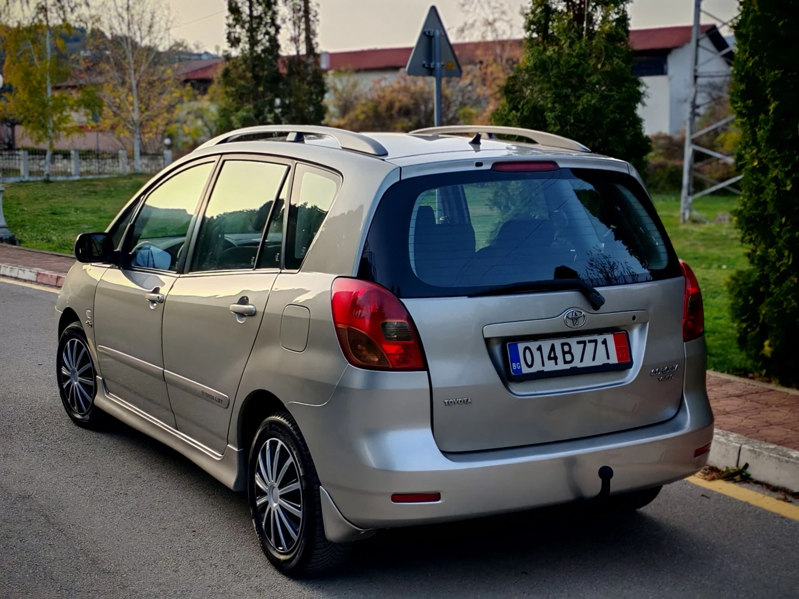 Toyota Corolla verso 2.0D4D(90)* ANDROID* КЛИМАТРОНИК* НОВ ВНОС*  - изображение 5