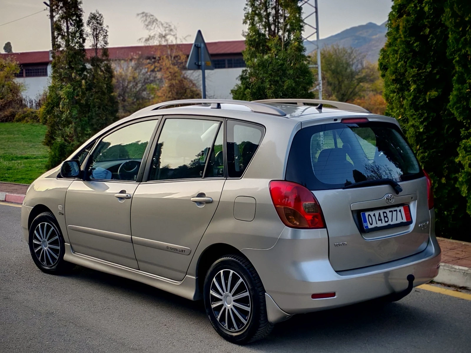 Toyota Corolla verso 2.0D4D(90)* ANDROID* КЛИМАТРОНИК* НОВ ВНОС*  - изображение 4