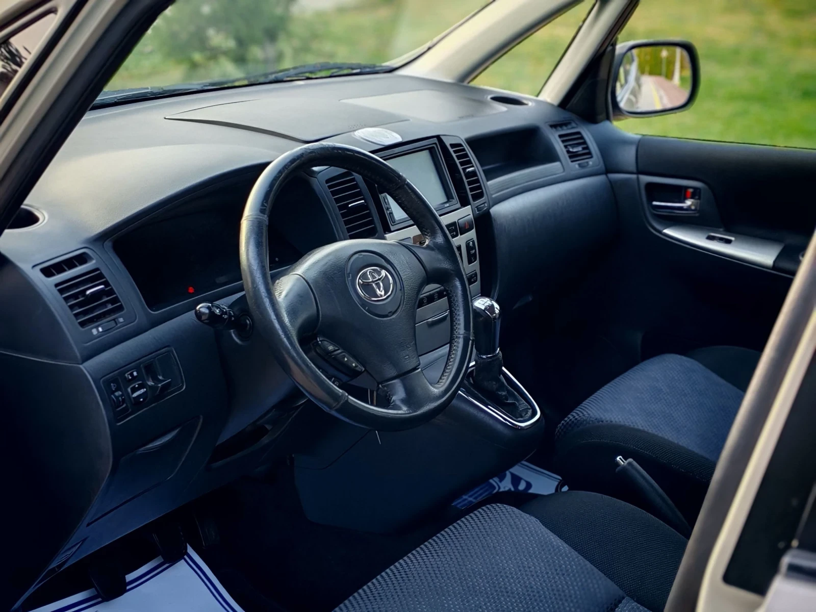 Toyota Corolla verso 2.0D4D(90)* ANDROID* КЛИМАТРОНИК* НОВ ВНОС*  - изображение 10