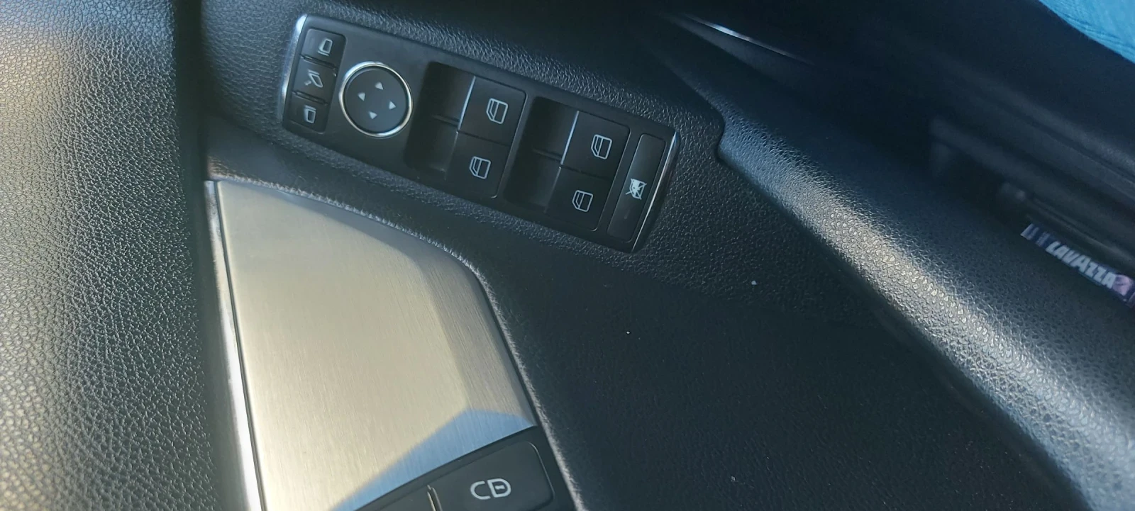 Mercedes-Benz C 220 AMG, снимка 3 - Автомобили и джипове - 53851952