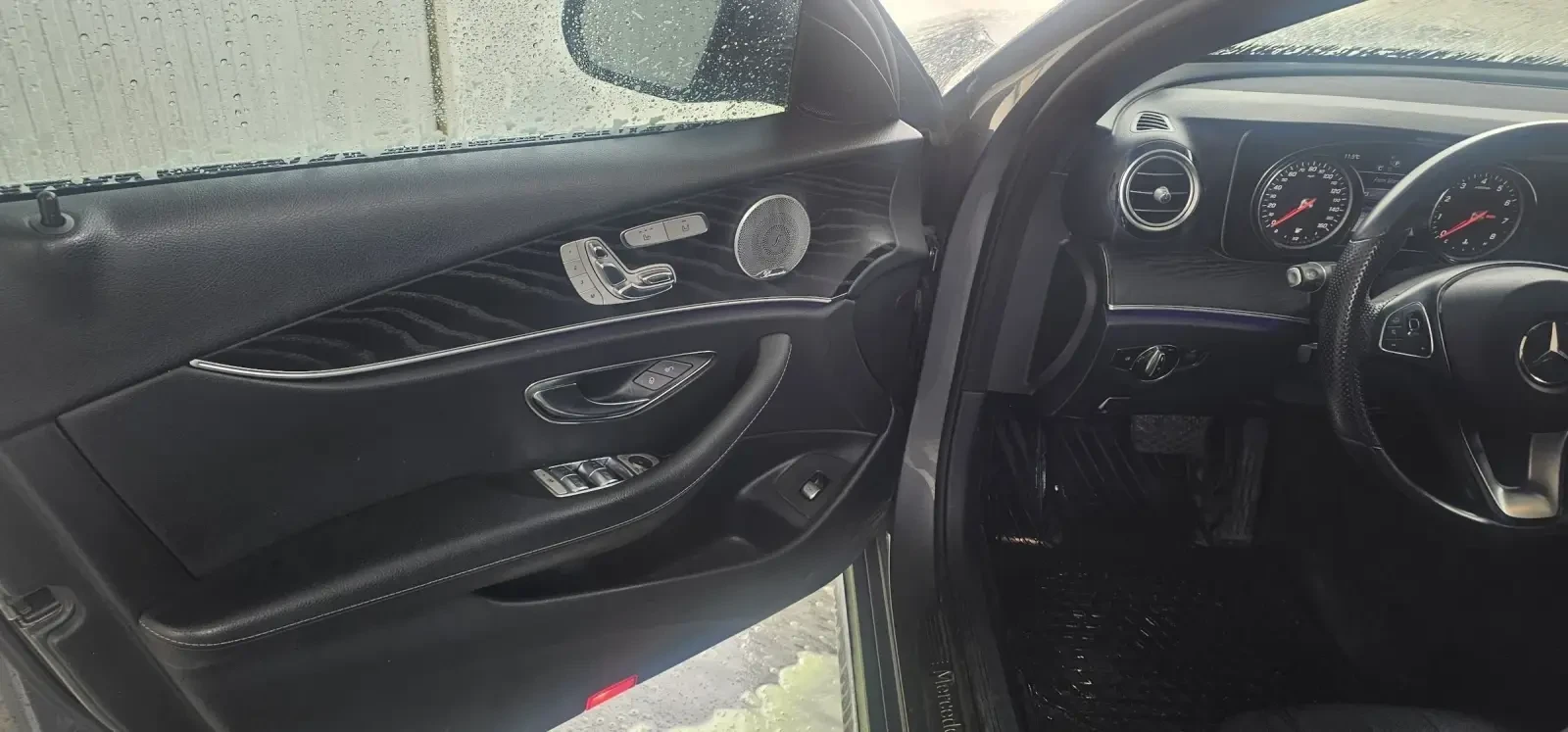Mercedes-Benz E 300 9G tronic, снимка 6 - Автомобили и джипове - 55503261