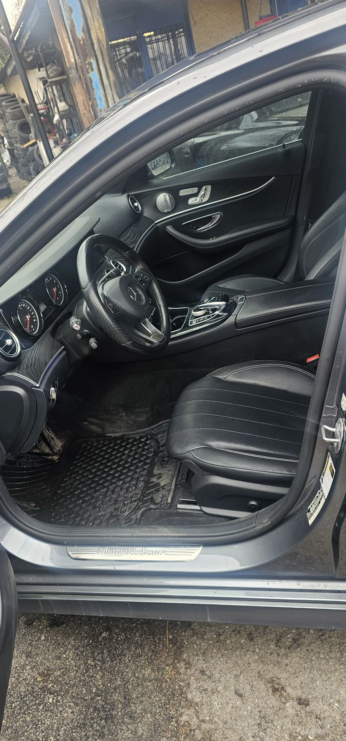 Mercedes-Benz E 300 9G tronic, снимка 16 - Автомобили и джипове - 54620345