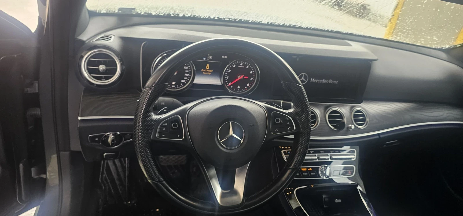 Mercedes-Benz E 300 9G tronic, снимка 6 - Автомобили и джипове - 54620345