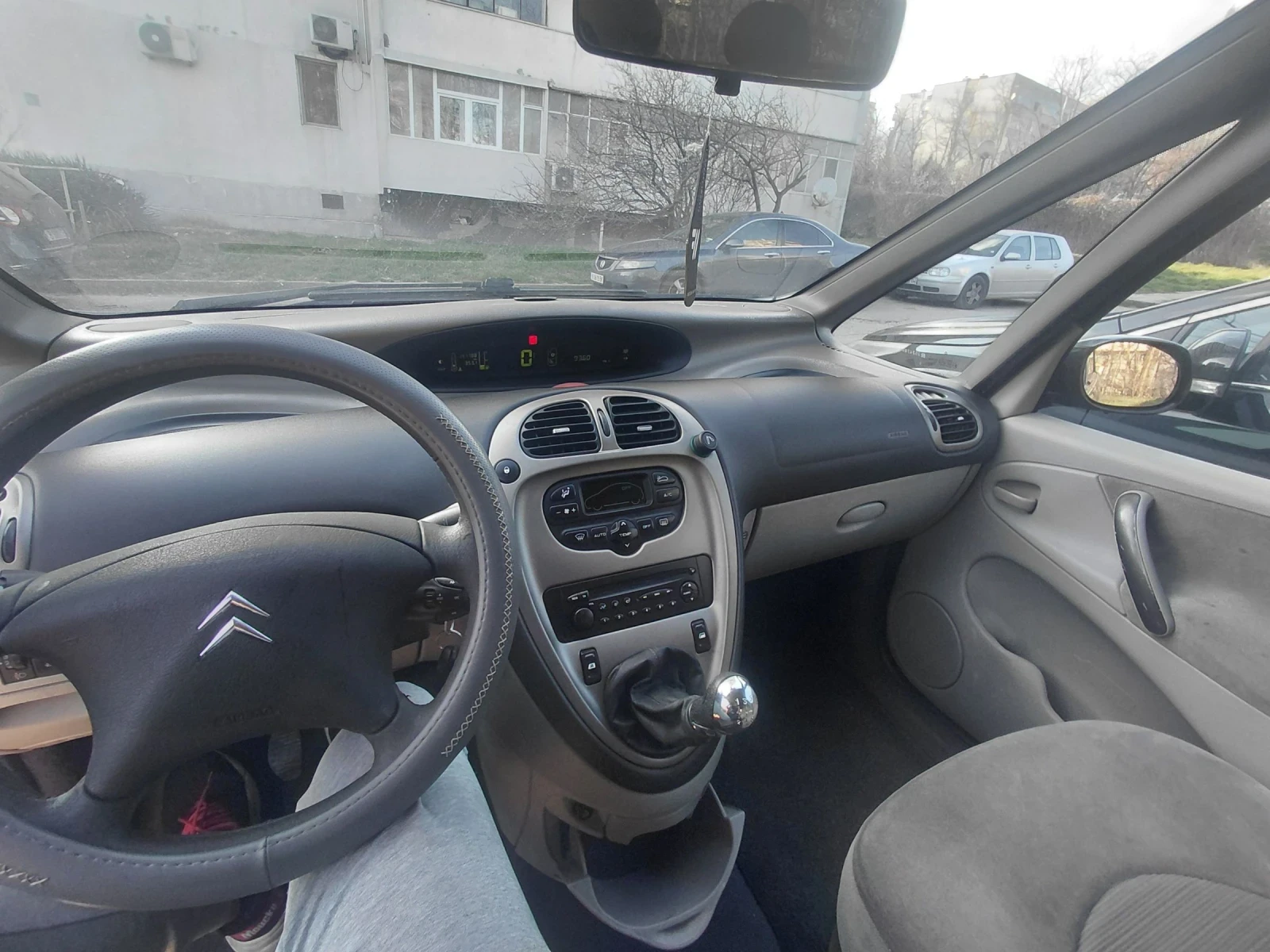 Citroen Xsara picasso 1.6i, снимка 7 - Автомобили и джипове - 54045669