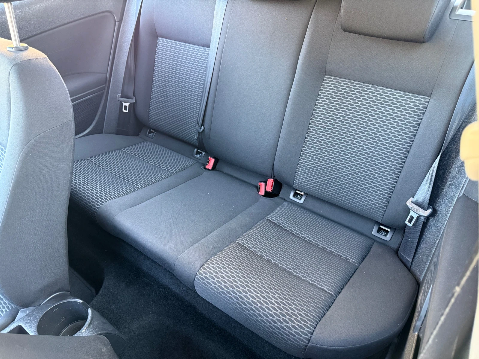 VW Golf Бензин, снимка 11 - Автомобили и джипове - 54630439