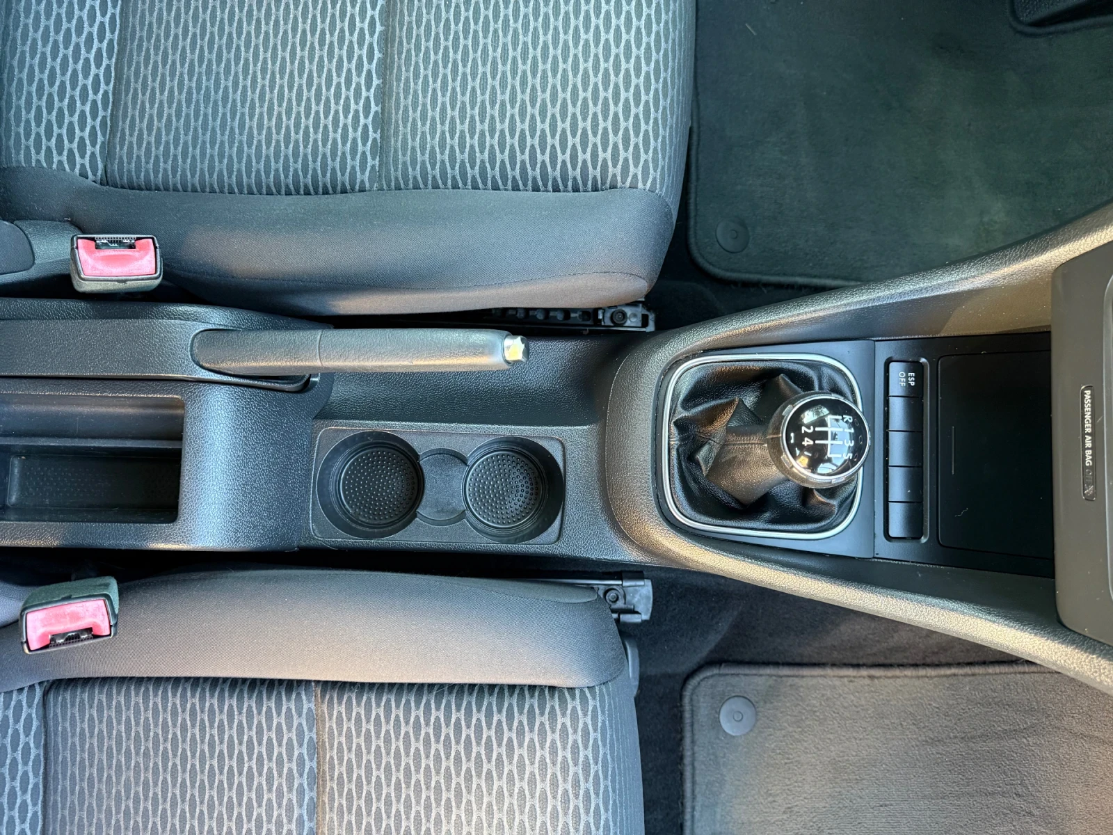 VW Golf Бензин, снимка 10 - Автомобили и джипове - 54630439