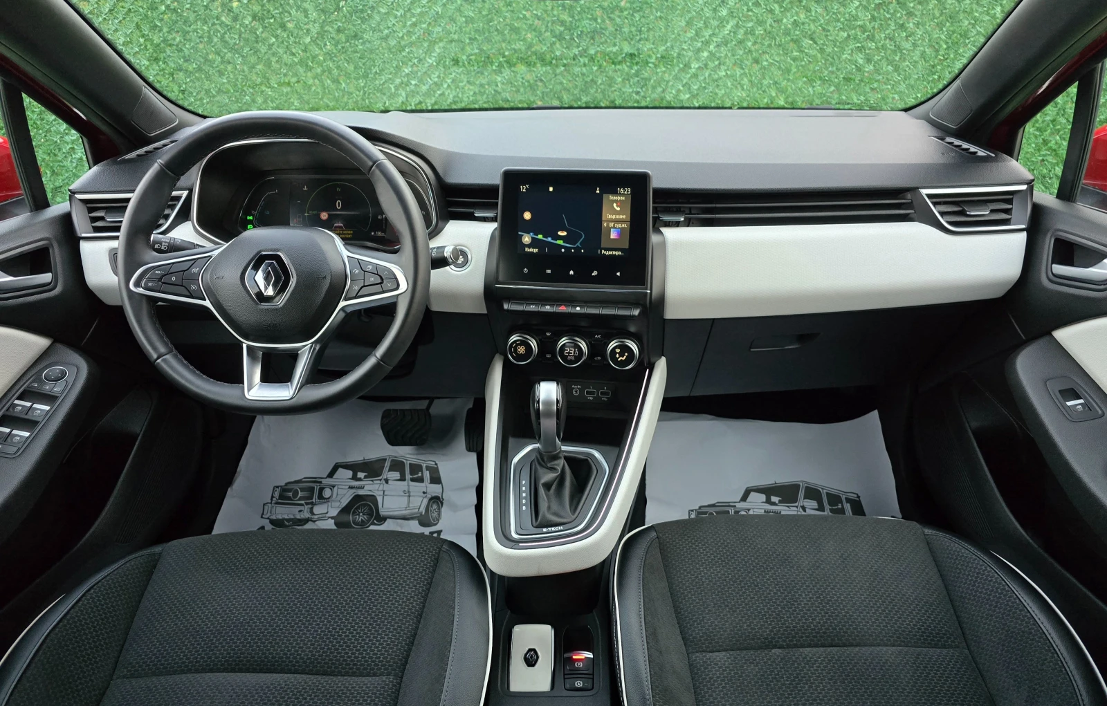 Renault Clio 1.6i* 140кс* E-TECH FHEV HYBRID 39900км, снимка 12 - Автомобили и джипове - 54658969