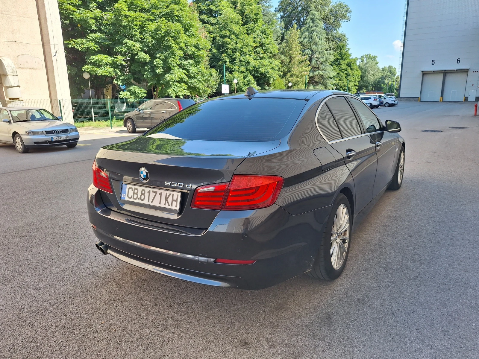 BMW 530 F10 245 к.с. Поддържан/ Обслужен/Личен ав, снимка 3 - Автомобили и джипове - 55084261