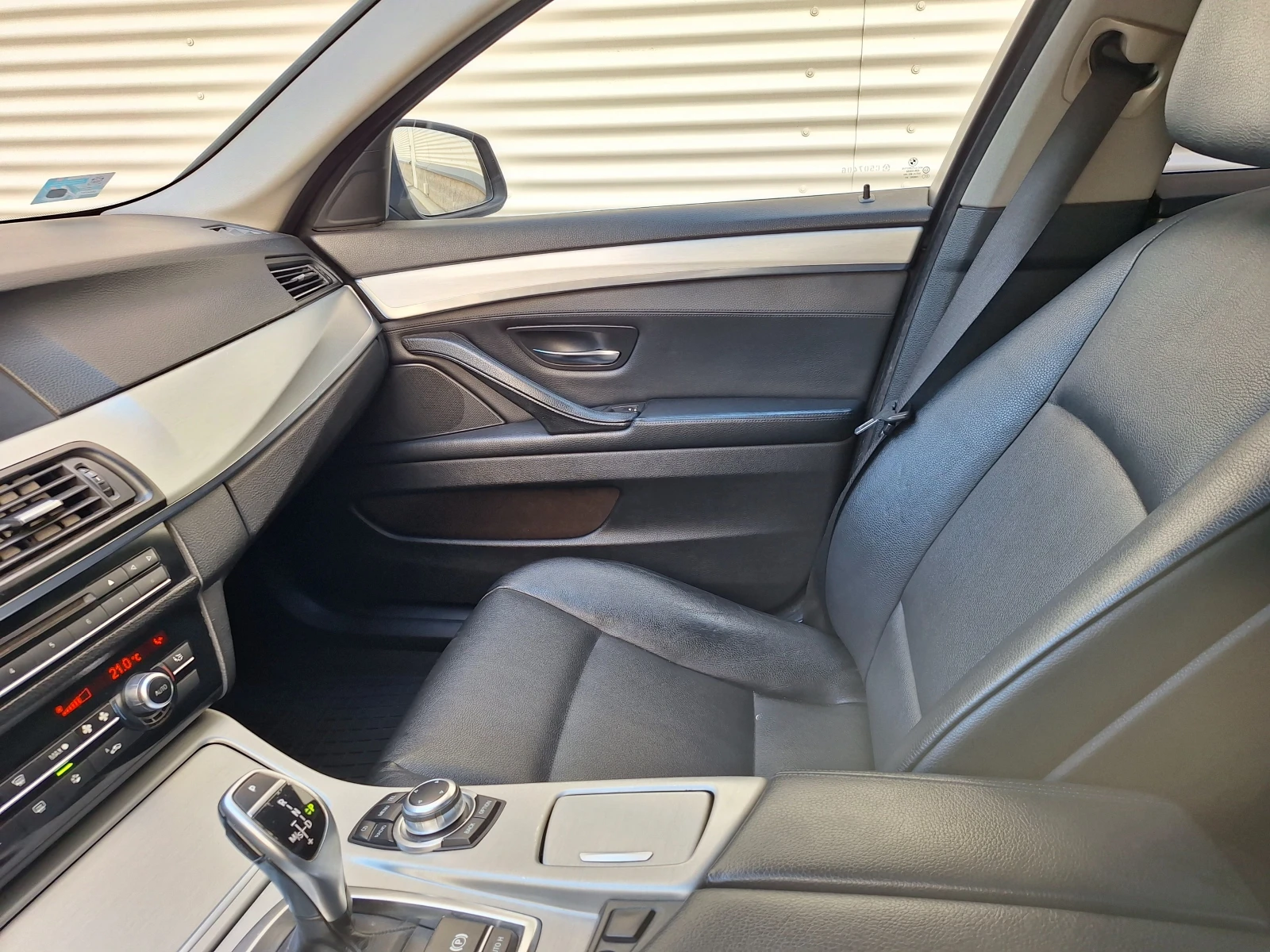 BMW 530 F10 245 к.с. Поддържан/ Обслужен/Личен ав, снимка 9 - Автомобили и джипове - 55084261