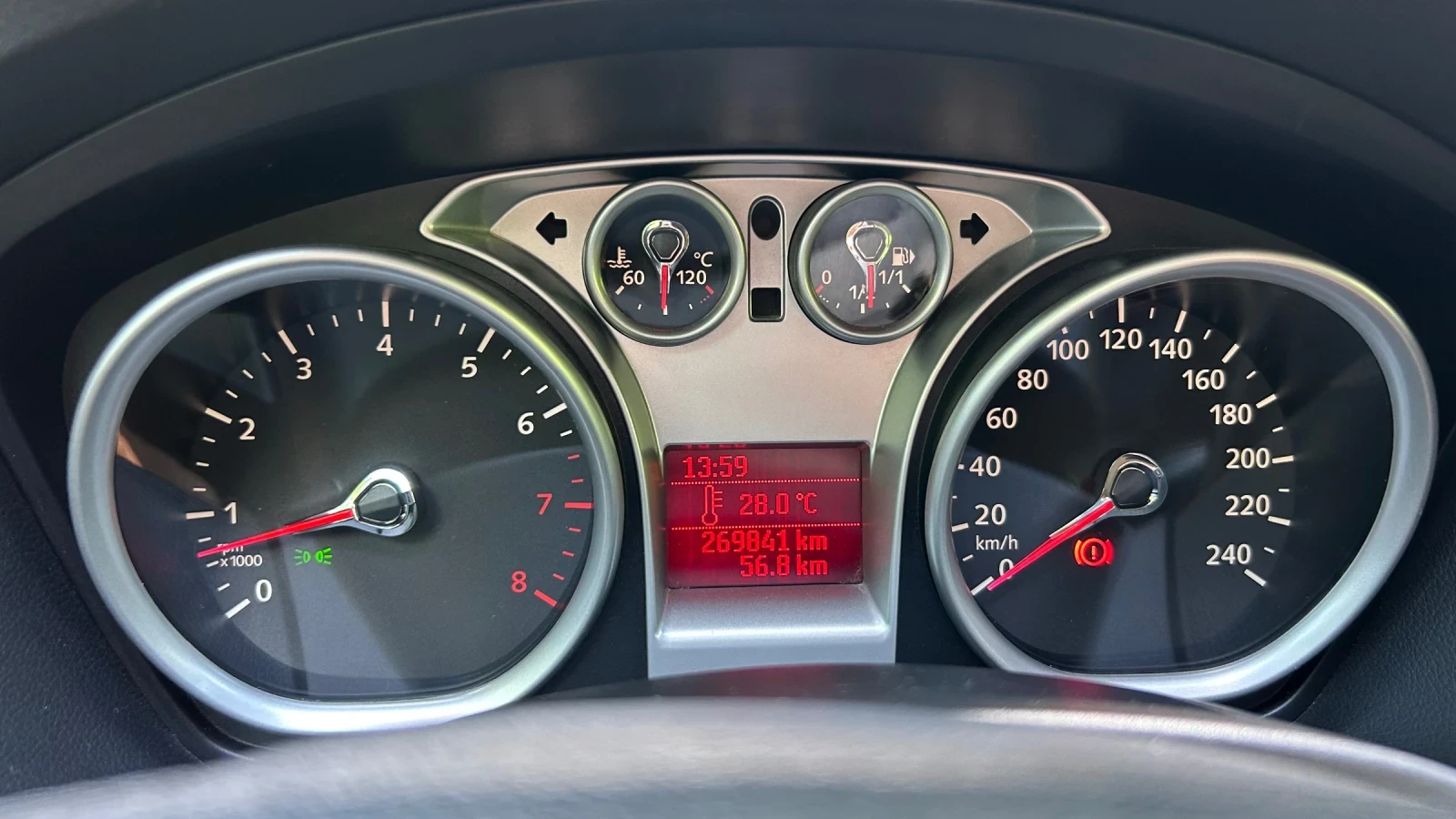 Ford Focus  2.0 146к.с. ГАЗ/ Бензин, снимка 8 - Автомобили и джипове - 55153937