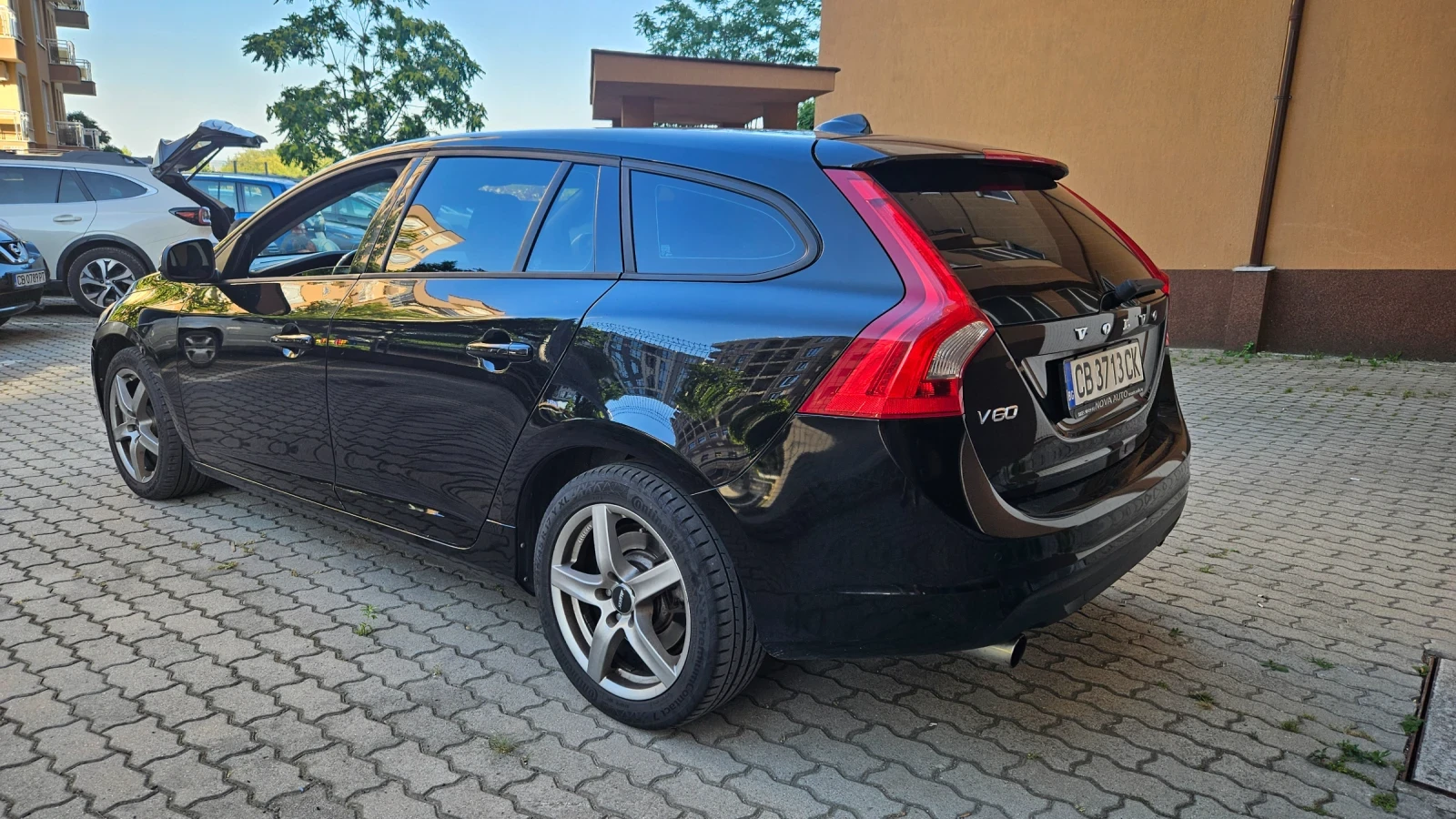 Volvo V60, снимка 6 - Автомобили и джипове - 55585898