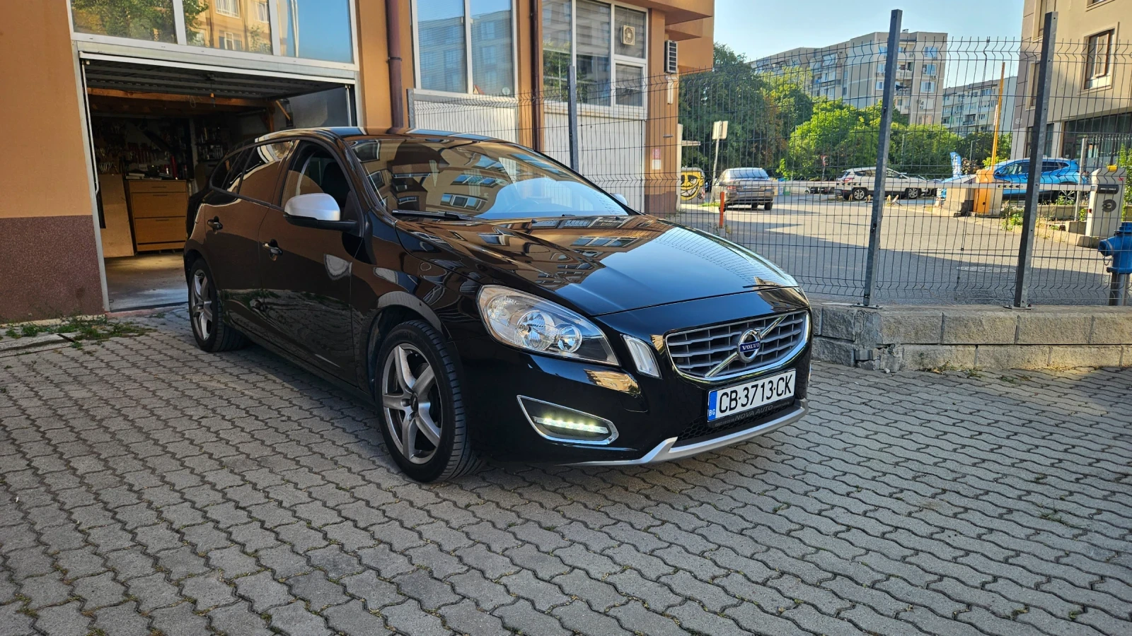Volvo V60, снимка 3 - Автомобили и джипове - 55585898