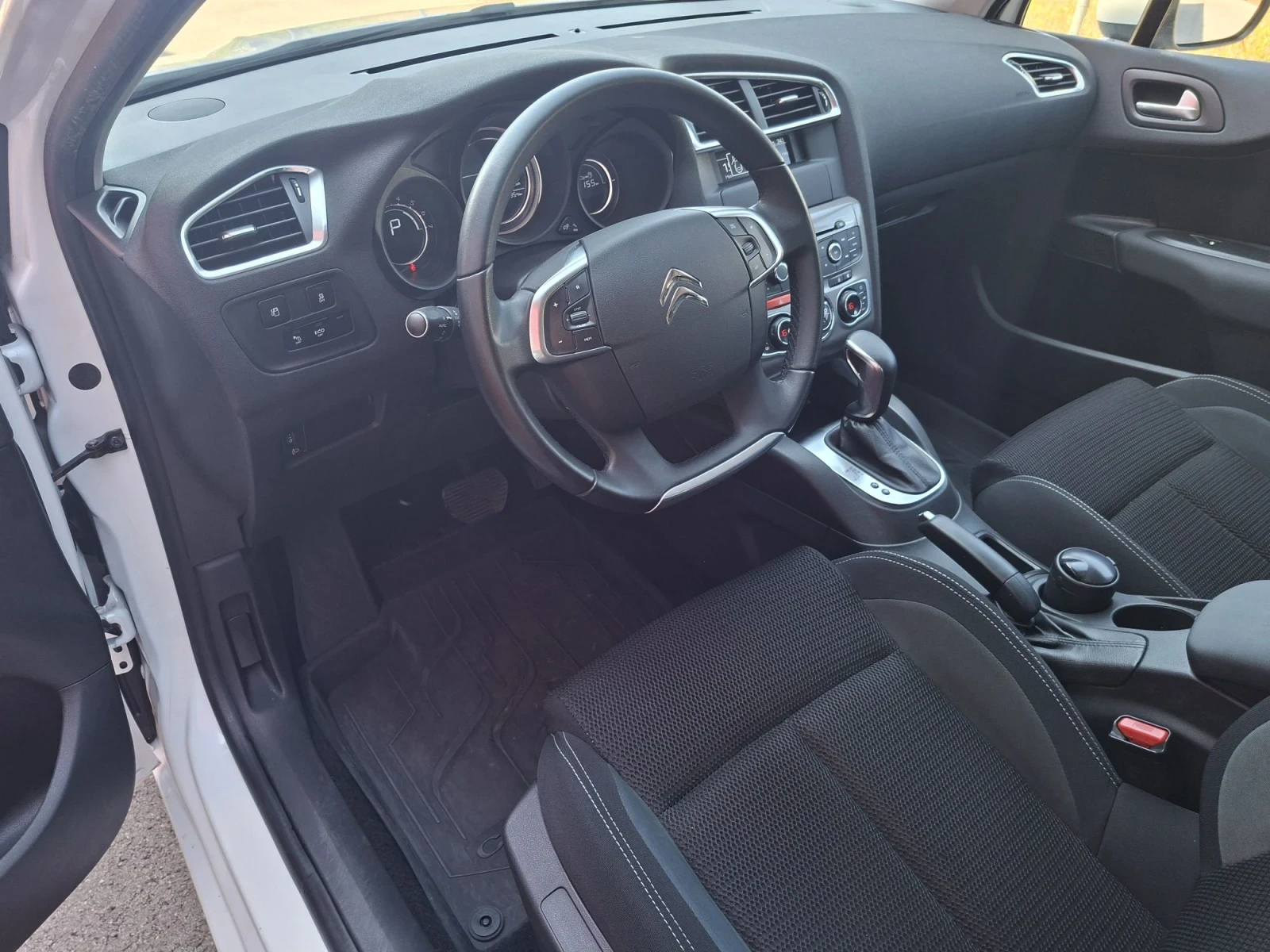 Citroen C4 1.6 дизел. автомат, 100хил., снимка 13 - Автомобили и джипове - 55688379