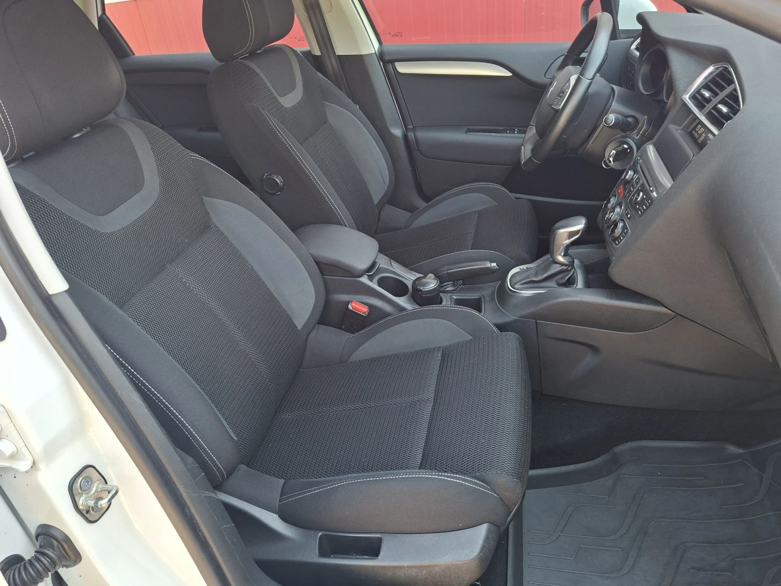 Citroen C4 1.6 дизел. автомат, 100хил., снимка 9 - Автомобили и джипове - 55688379