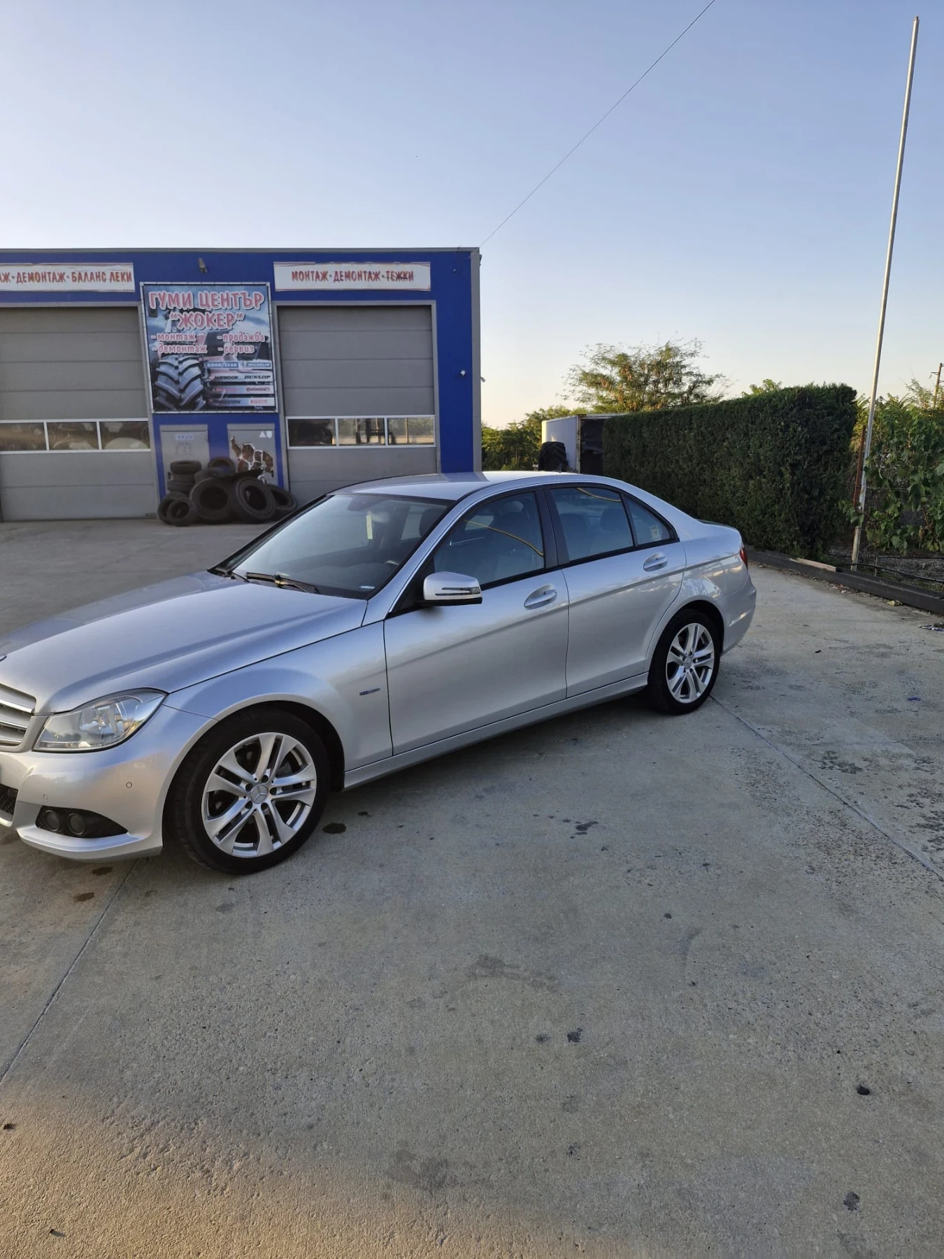 Mercedes-Benz C 200 Facelift, снимка 4 - Автомобили и джипове - 55896159