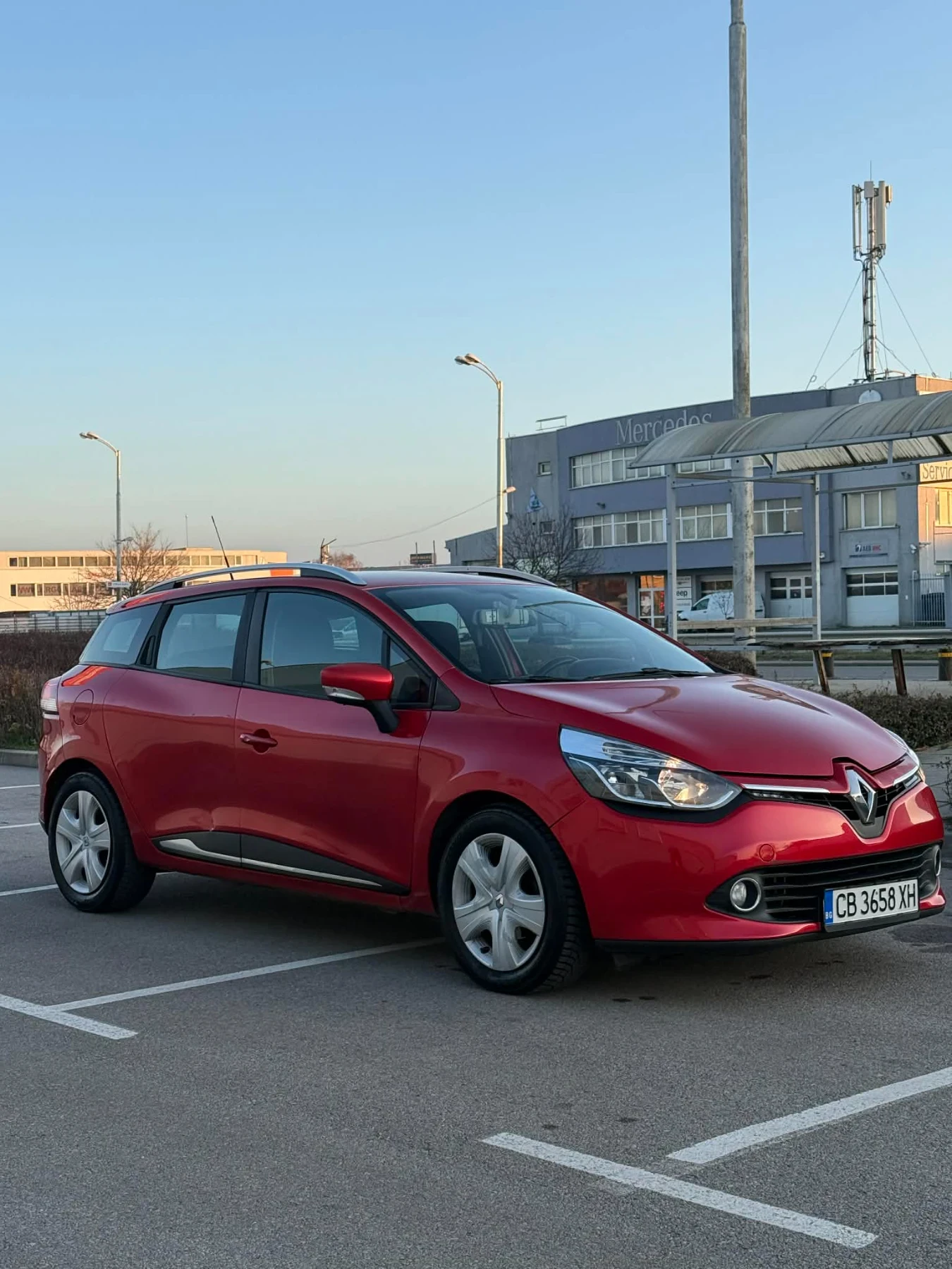 Renault Clio, снимка 2 - Автомобили и джипове - 56137669