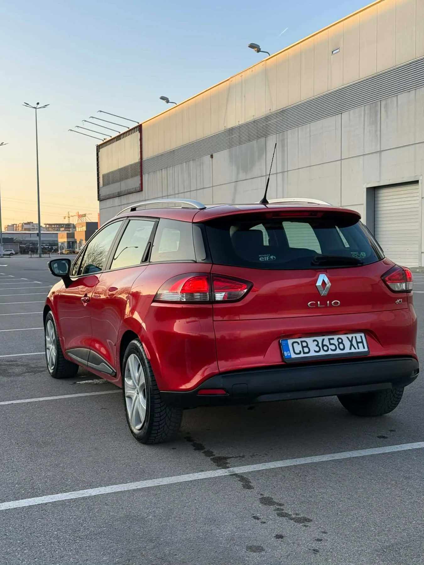 Renault Clio, снимка 6 - Автомобили и джипове - 56137669