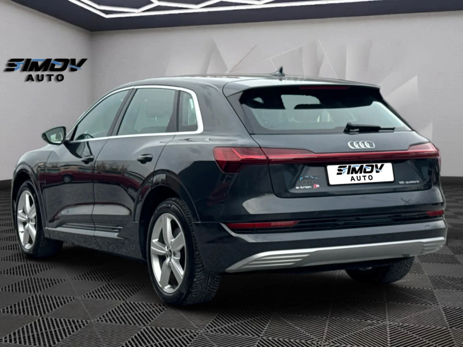 Audi E-Tron 55 97%-SOH S-LINE ДИСТРОНИК HEAD-UP ДИСПЛЕЙ KEYLES, снимка 4 - Автомобили и джипове - 56166386