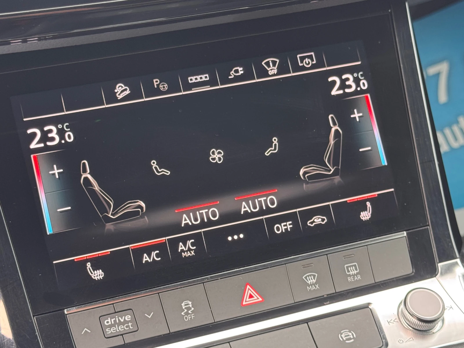Audi E-Tron 55 97%-SOH S-LINE ДИСТРОНИК HEAD-UP ДИСПЛЕЙ KEYLES, снимка 10 - Автомобили и джипове - 56166386