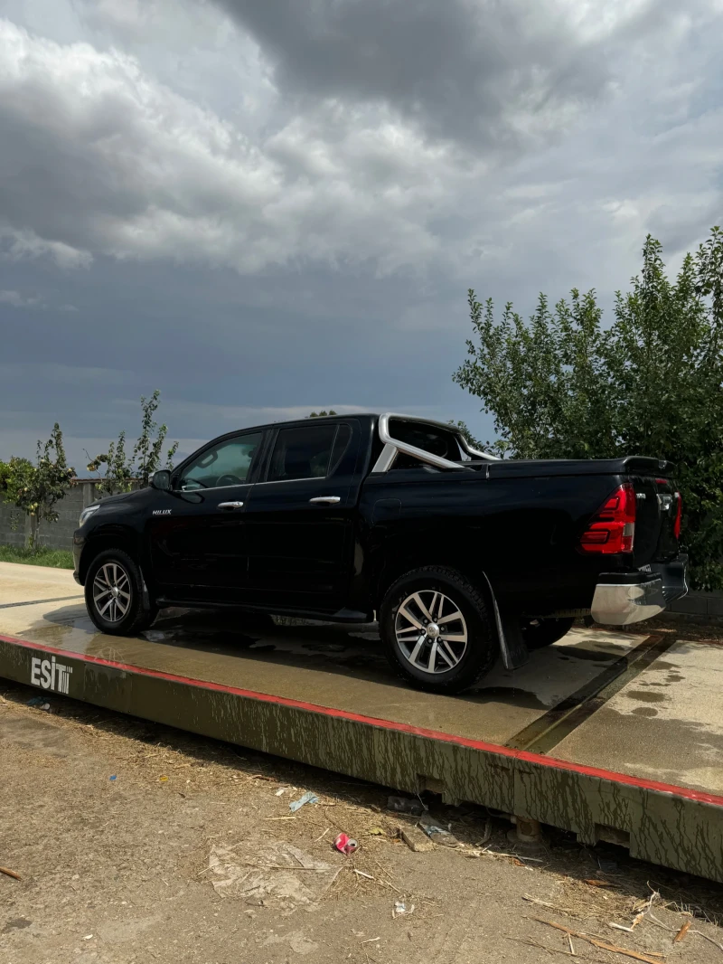 Toyota Hilux, снимка 6 - Автомобили и джипове - 48790040