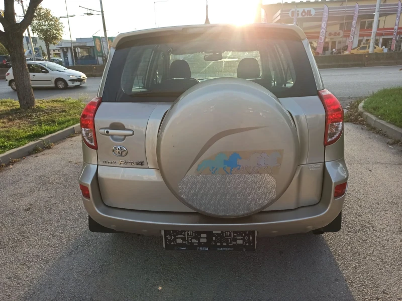 Toyota Rav4 2, 2, снимка 5 - Автомобили и джипове - 47572914