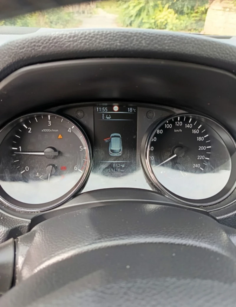 Nissan Qashqai 1.6DCI.KEEILES NAVI, KAMERA 360  PANORAMA, снимка 7 - Автомобили и джипове - 47728164