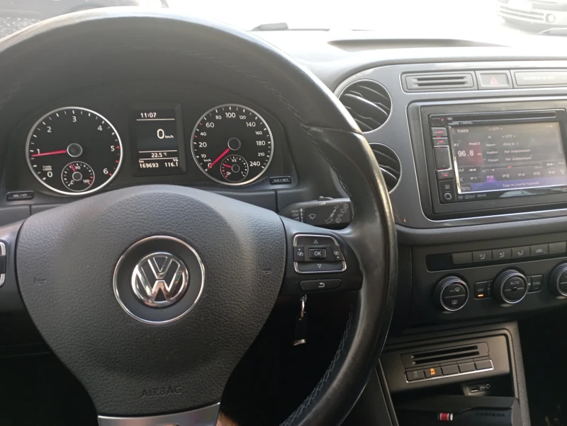 VW Tiguan 2.0 fun & trend, снимка 14 - Автомобили и джипове - 47953172