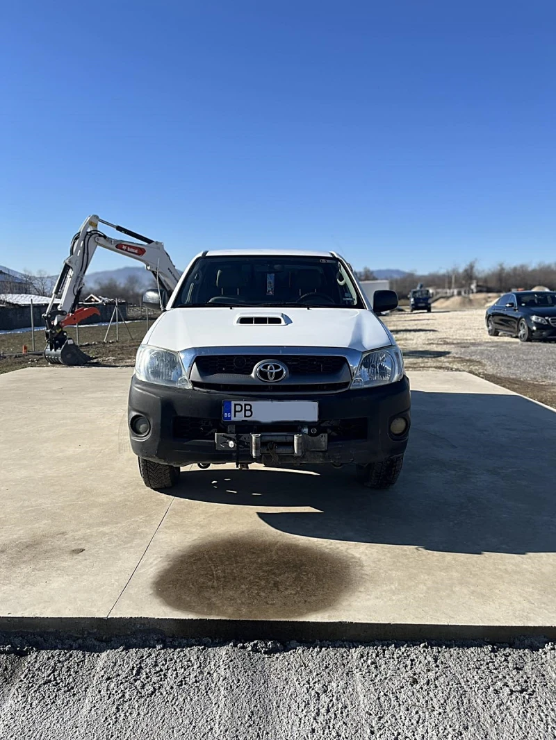 Toyota Hilux 2.5d4d 4x4, снимка 2 - Автомобили и джипове - 49125114