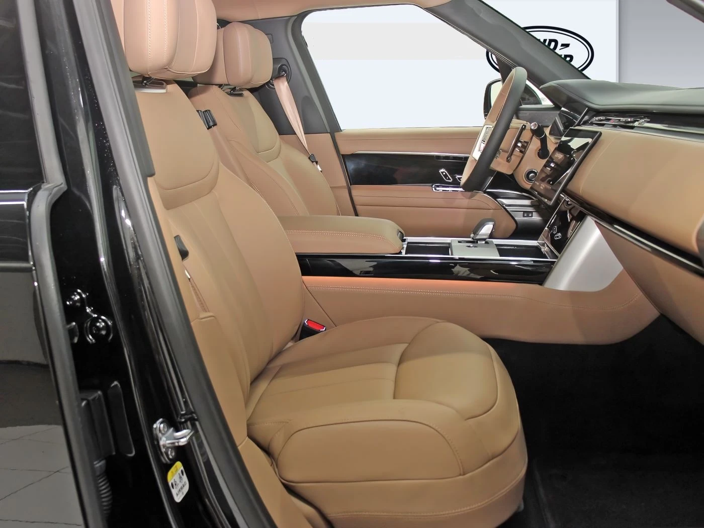 Land Rover Range rover LWB P530 Autobiography - изображение 6