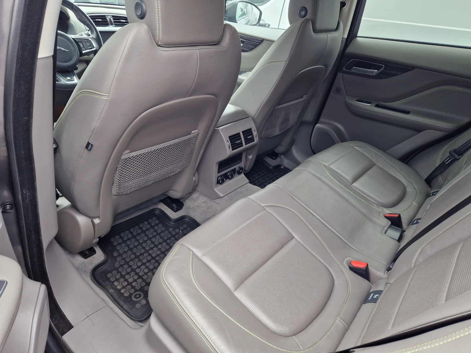 Jaguar F-PACE R-SPORT - изображение 8