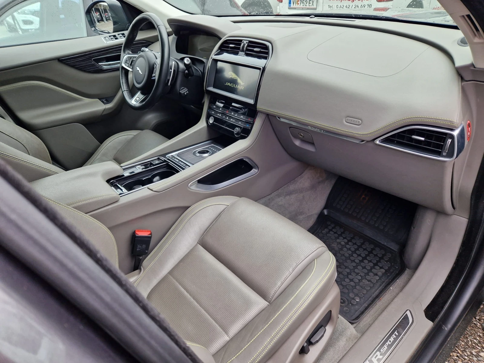 Jaguar F-PACE R-SPORT - изображение 9