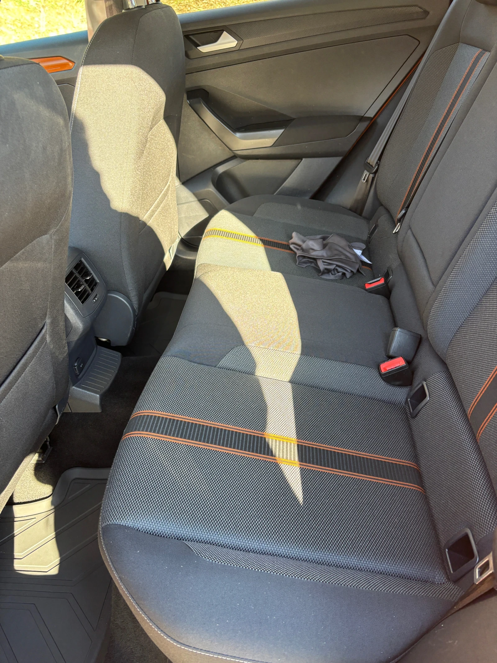 VW T-Roc, снимка 11 - Автомобили и джипове - 53760620