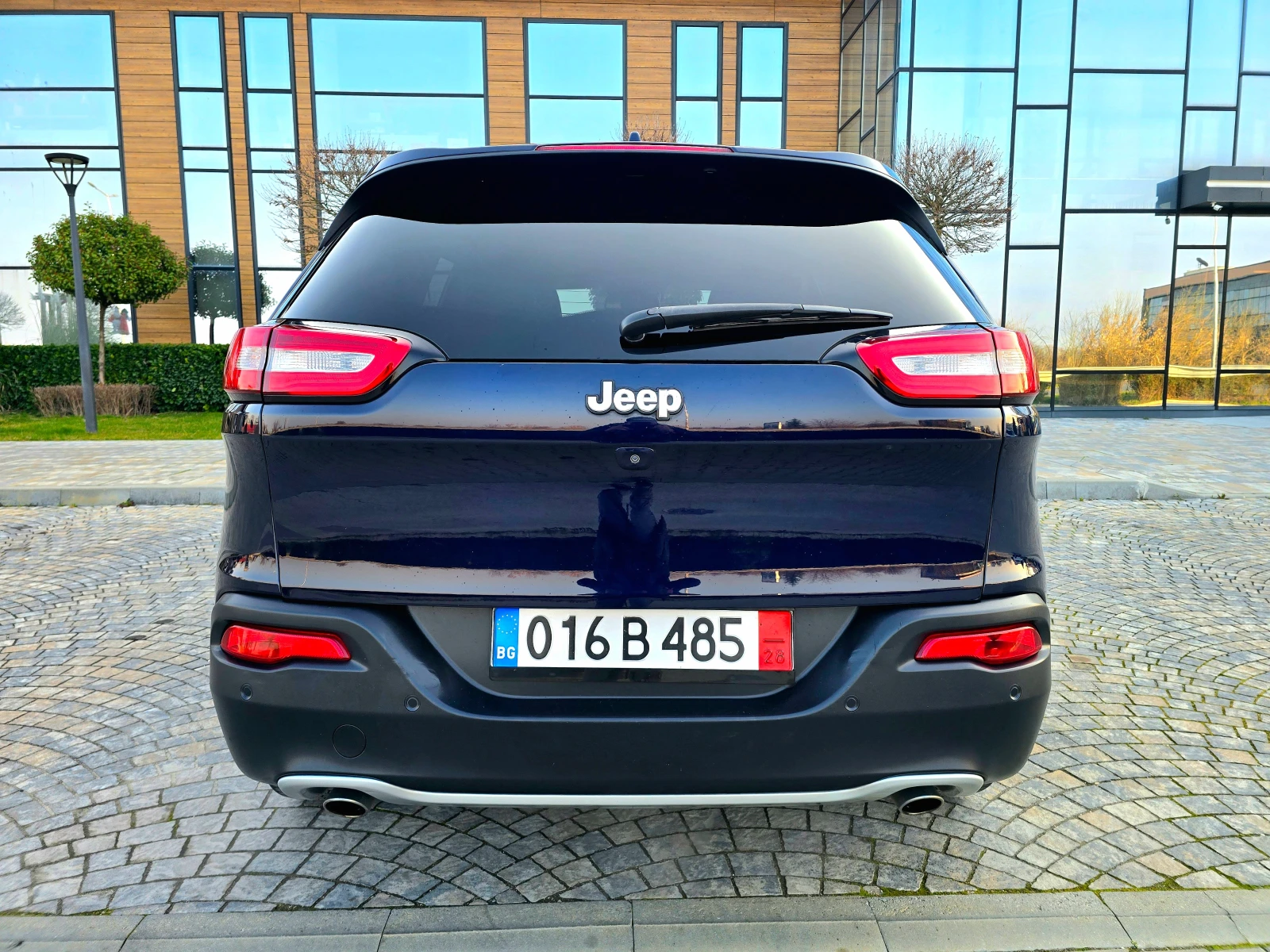 Jeep Cherokee 4×4 ПОДГРЕВ ОБДУХВАНЕ ДИСТРОНИК ФУЛ, снимка 6 - Автомобили и джипове - 53742774