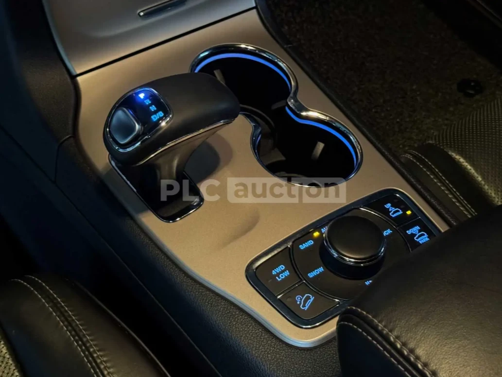 Jeep Grand cherokee OVERLAND* DISTRONIC* 8ZF, снимка 14 - Автомобили и джипове - 54160836