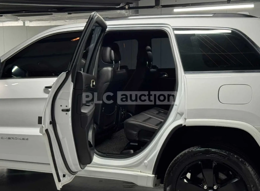 Jeep Grand cherokee OVERLAND* DISTRONIC* 8ZF, снимка 5 - Автомобили и джипове - 54160836