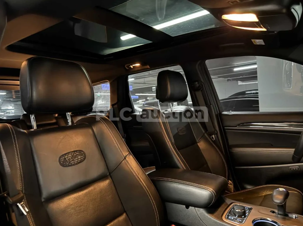 Jeep Grand cherokee OVERLAND* DISTRONIC* 8ZF, снимка 7 - Автомобили и джипове - 54160836