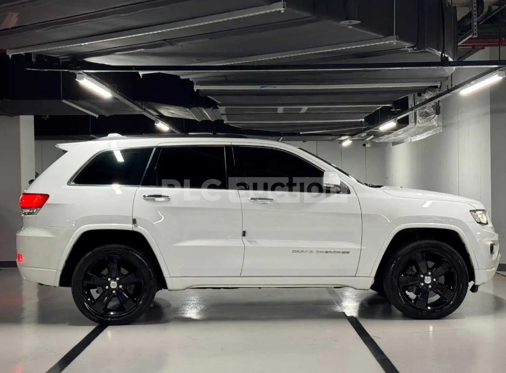 Jeep Grand cherokee OVERLAND* DISTRONIC* 8ZF, снимка 4 - Автомобили и джипове - 54160836
