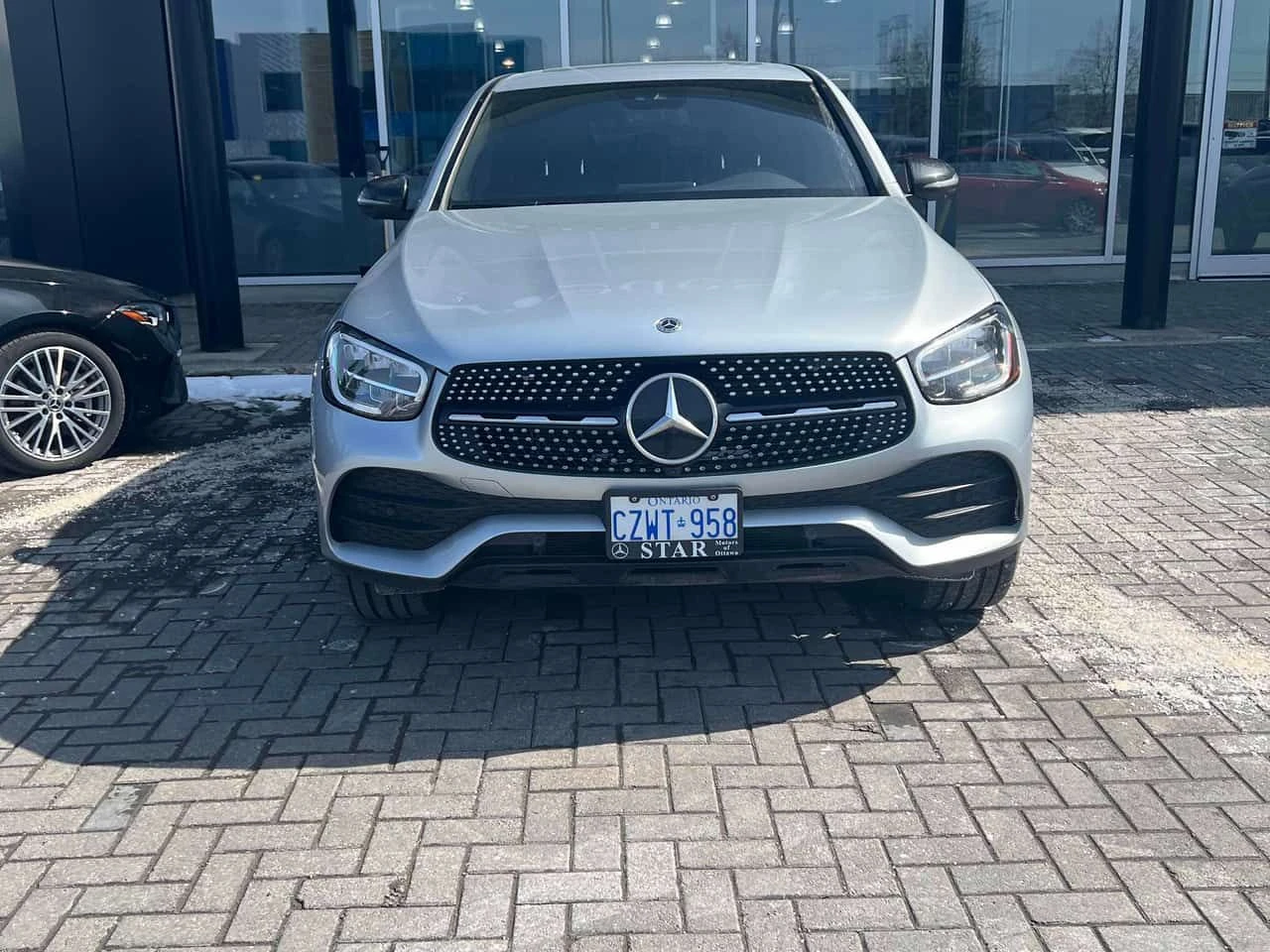 Mercedes-Benz GLC 300 4MATIC* DISTRONIC* AMBIENTNO* PANO* , снимка 6 - Автомобили и джипове - 54231692