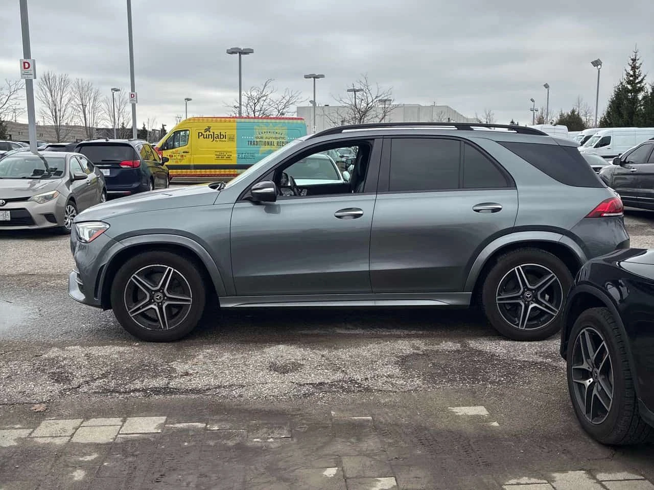 Mercedes-Benz GLE 350 ПАНОРАМА/360/BURMESTER/HUD/ОТ MERCEDES, снимка 3 - Автомобили и джипове - 54231744