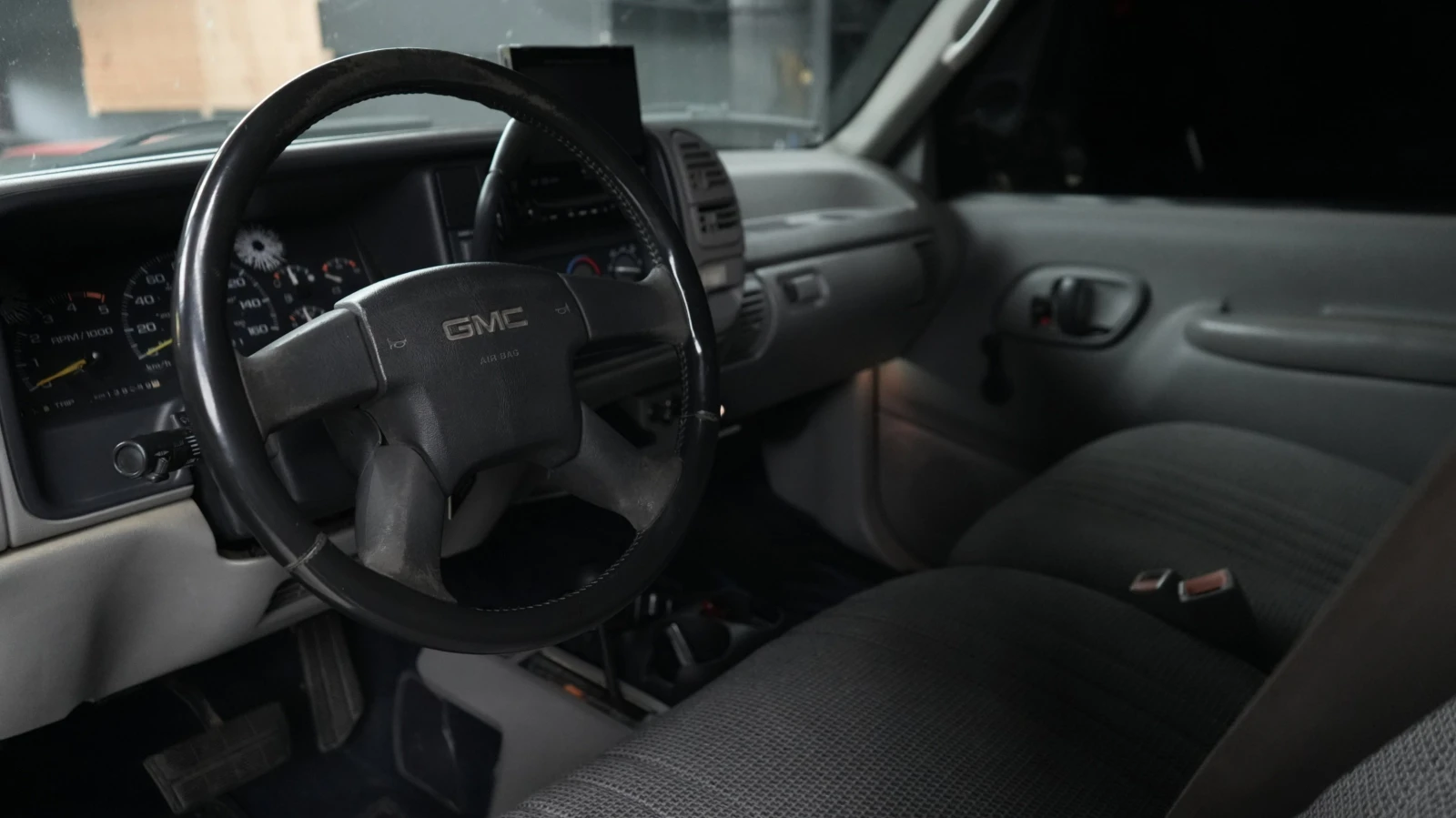 Gmc Sierra 5.7 V8 '1995 GMC Sierra 1500 Club Coupe, снимка 16 - Автомобили и джипове - 55129388