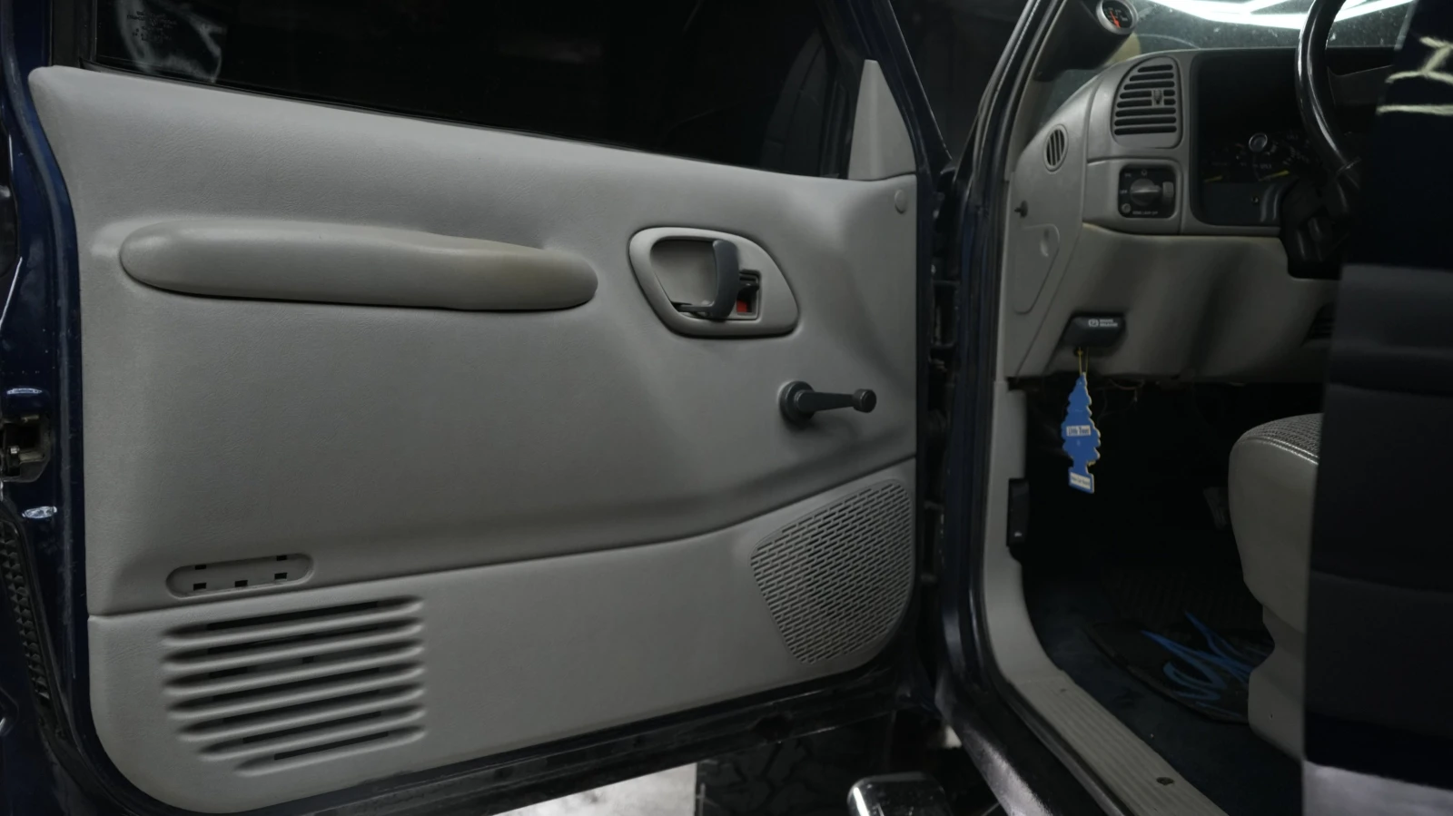 Gmc Sierra 5.7 V8 '1995 GMC Sierra 1500 Club Coupe, снимка 14 - Автомобили и джипове - 55129388
