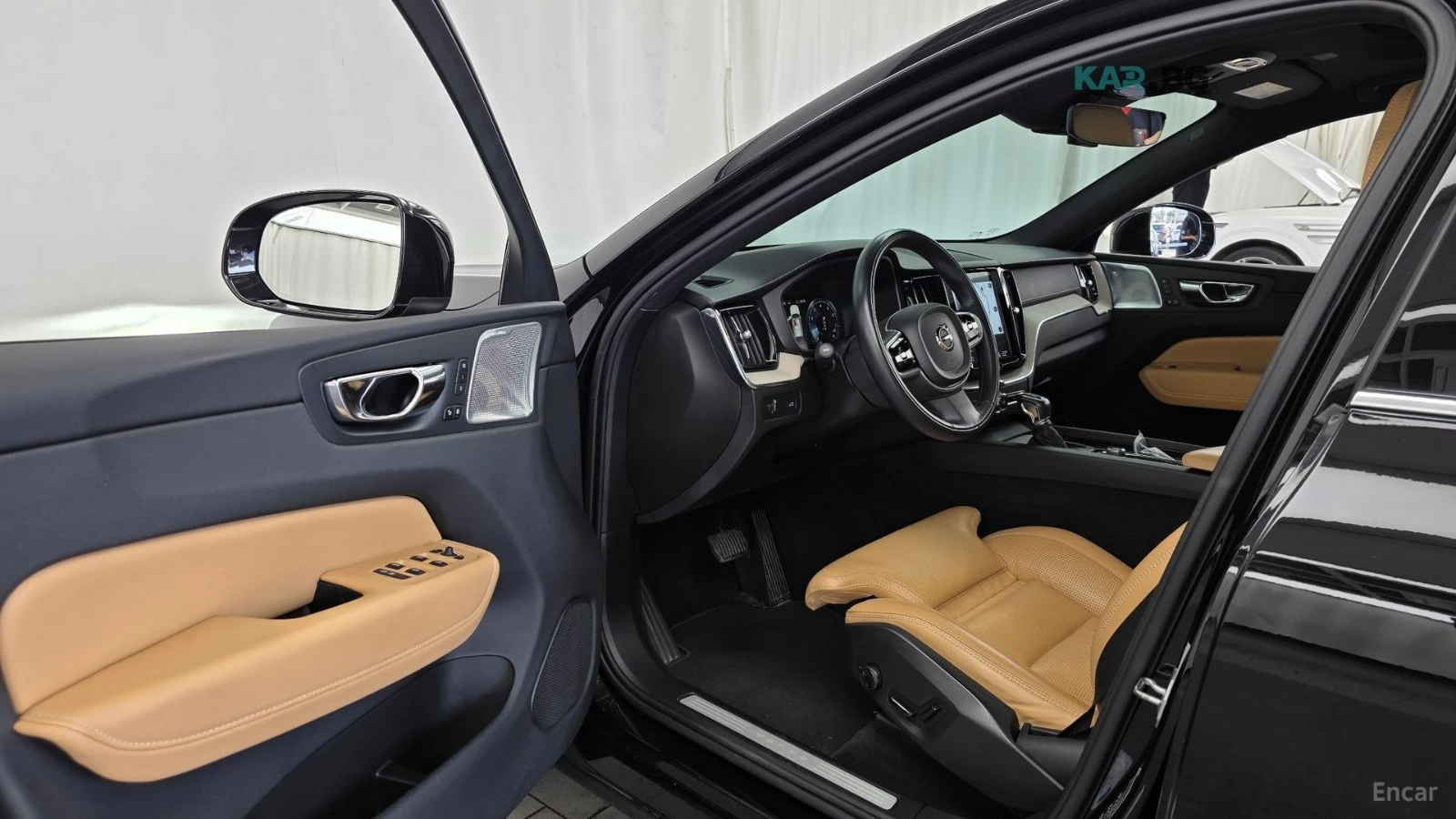 Volvo XC60 T6 INSCRIPTION* КОЖА* ОБДУХВ* НАВИ* ПАНО* 360, снимка 8 - Автомобили и джипове - 55403234