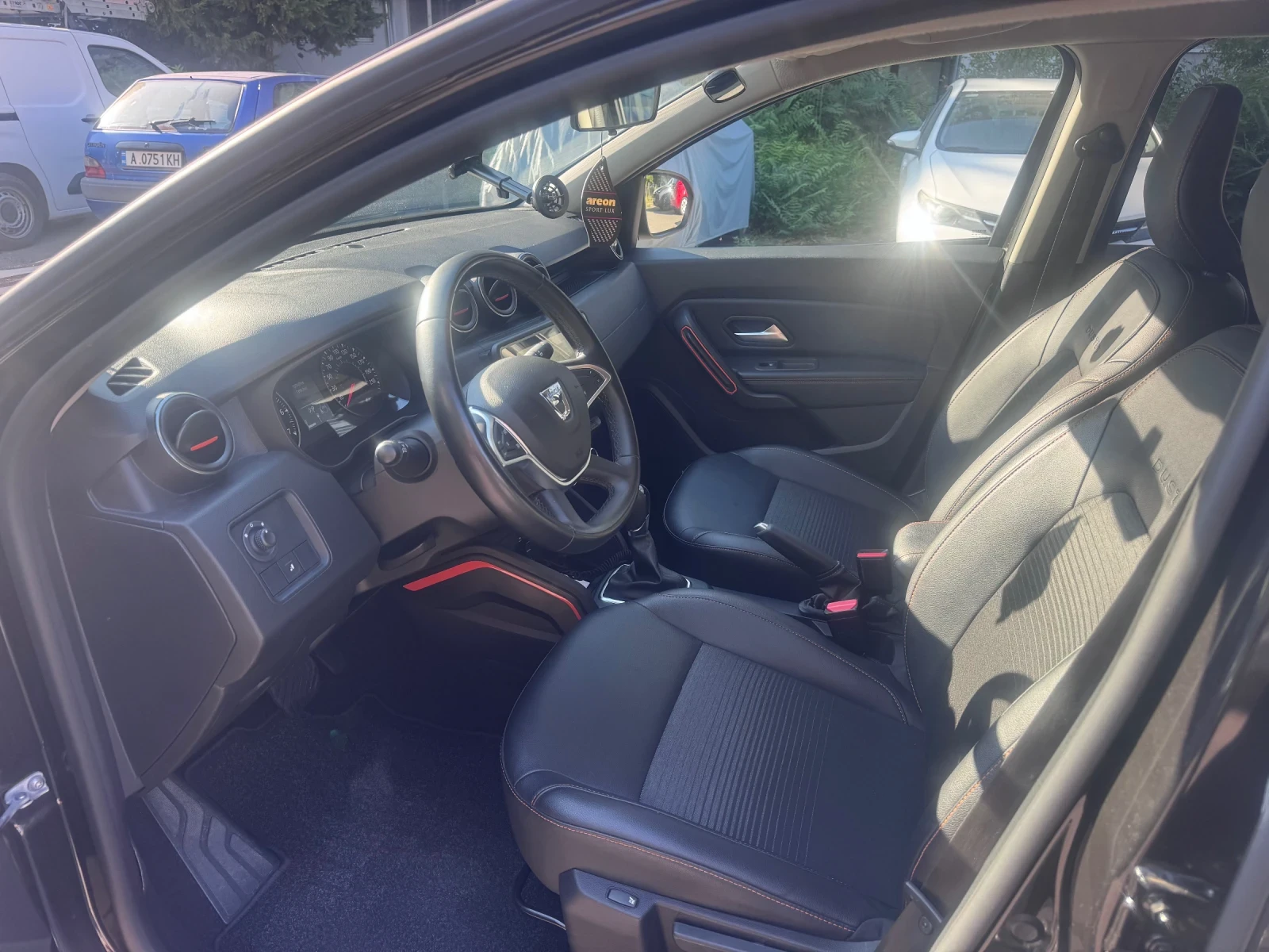 Dacia Duster 1.3, снимка 5 - Автомобили и джипове - 55617536