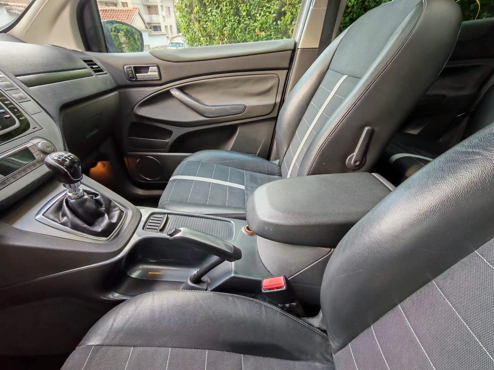 Ford Kuga 2.0 ДИЗЕЛ, снимка 7 - Автомобили и джипове - 55993694