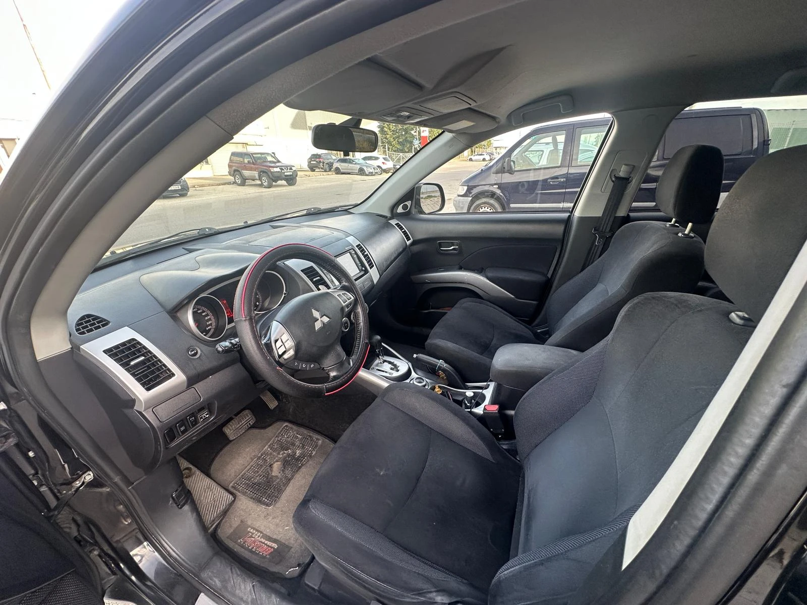Mitsubishi Outlander 2.4, снимка 8 - Автомобили и джипове - 56079696