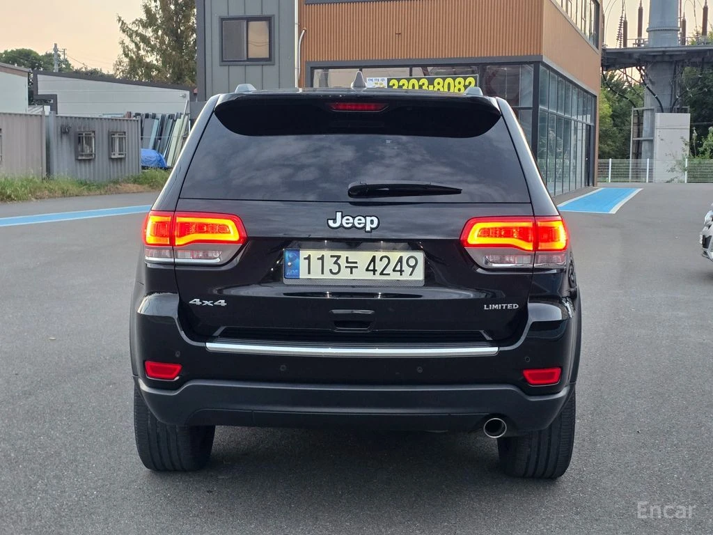 Jeep Grand cherokee 3.6* V6* 8ZF* ПОДГРЕВ* ОБДУХВАНЕ* ПАНОРАМА* КАМЕРА, снимка 4 - Автомобили и джипове - 56140281