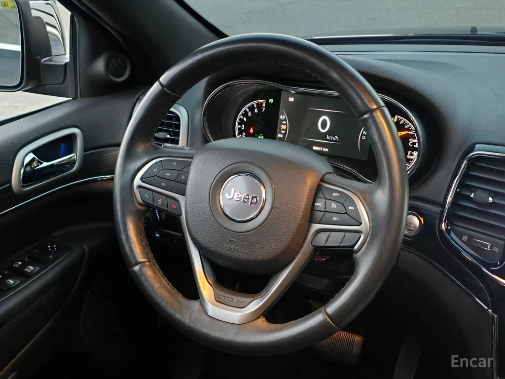Jeep Grand cherokee 3.6* V6* 8ZF* ПОДГРЕВ* ОБДУХВАНЕ* ПАНОРАМА* КАМЕРА, снимка 11 - Автомобили и джипове - 56140281