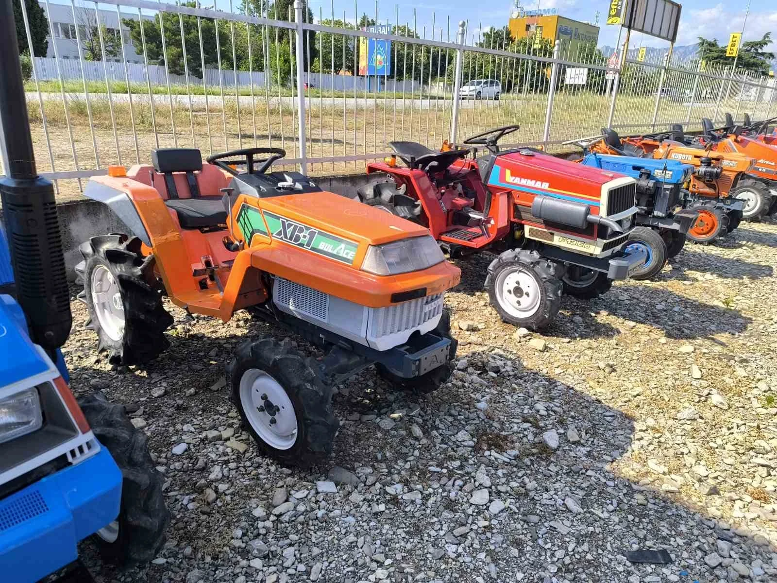 Трактор Kubota, снимка 11 - Селскостопанска техника - 55792013