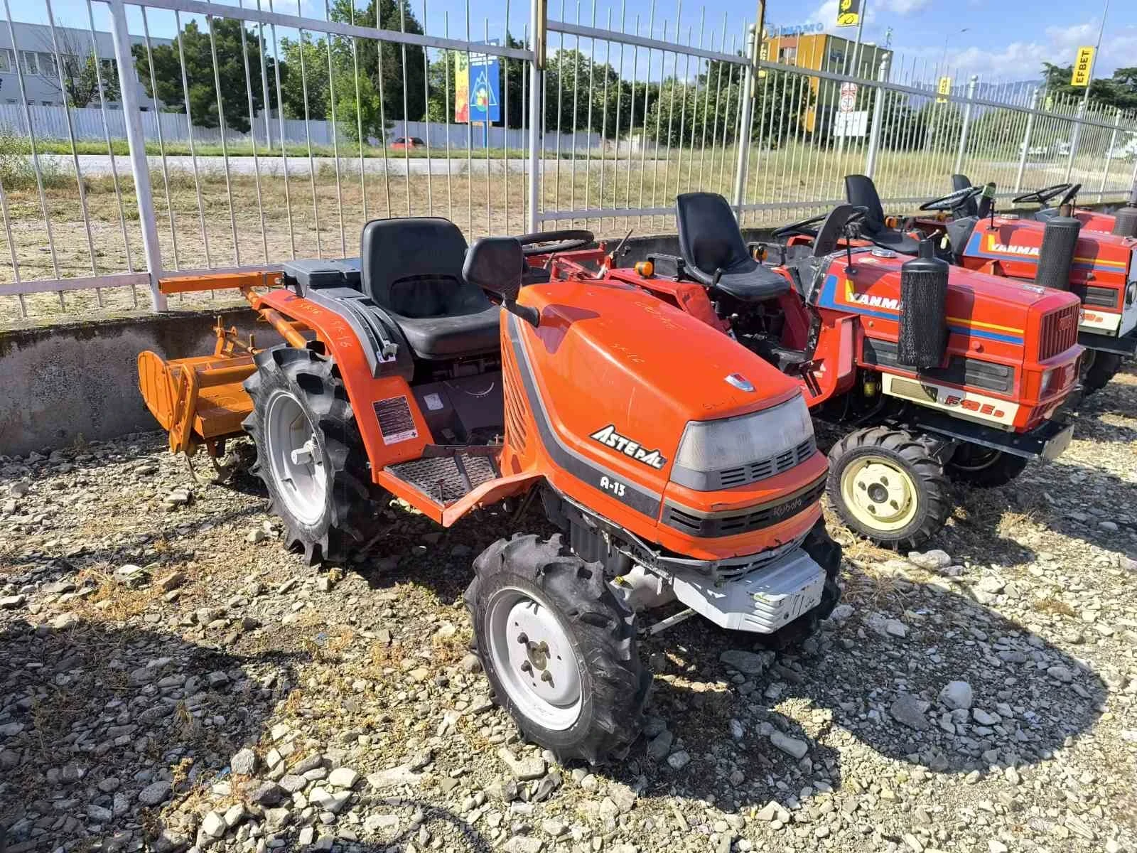 Трактор Kubota, снимка 13 - Селскостопанска техника - 55792013