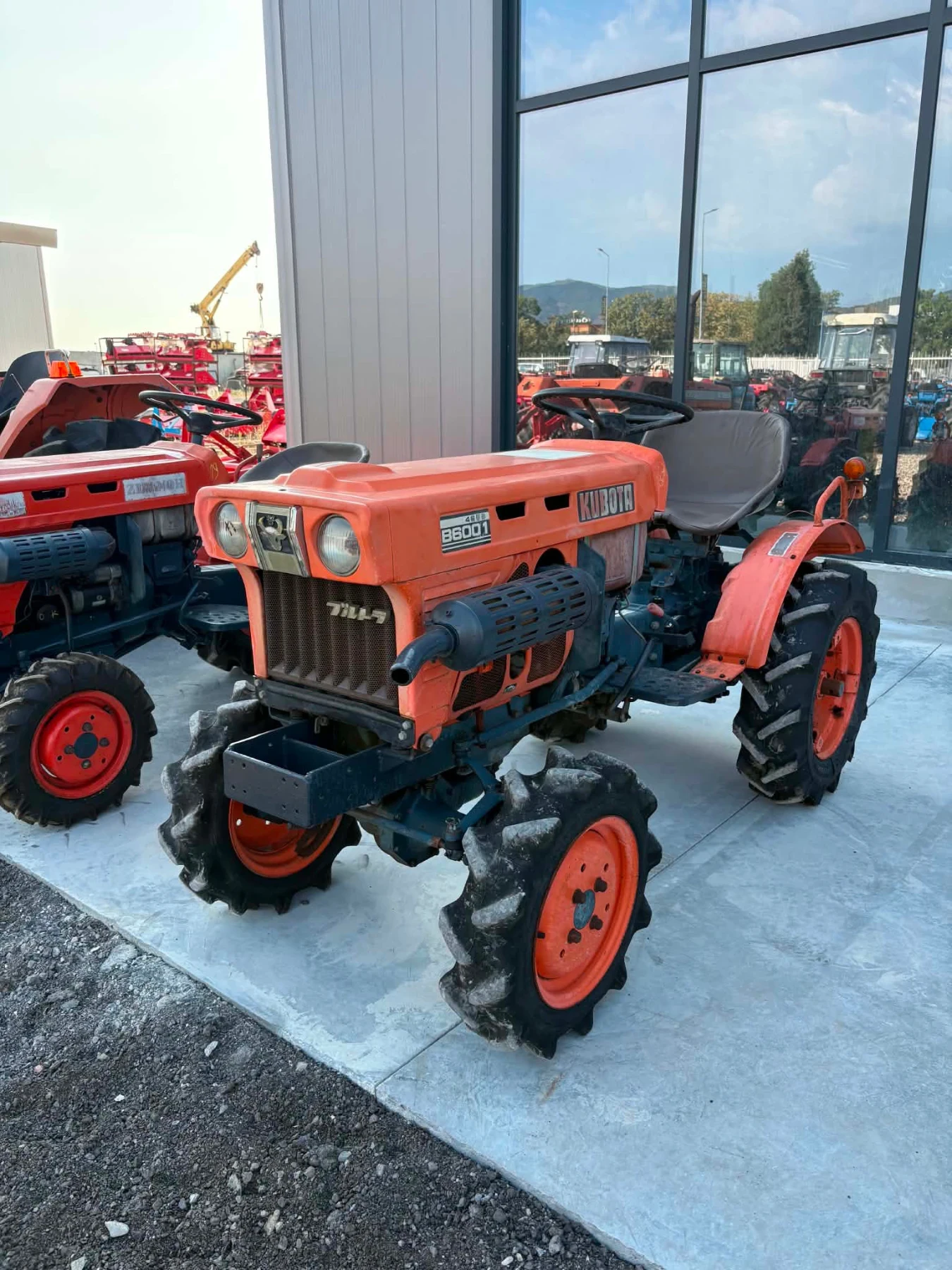 Трактор Kubota, снимка 6 - Селскостопанска техника - 55792013